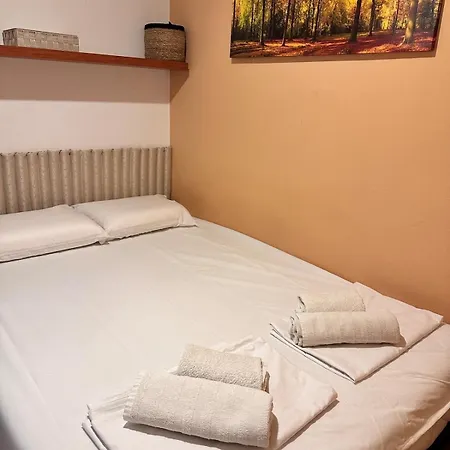 Casa de Férias Cozy Sarajevo City Center Apartment With Private Garden *